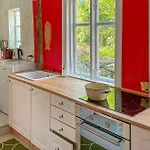 4 Bedroom Pet Friendly In