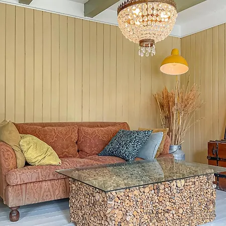 בית נופש 4 Bedroom Pet Friendly In