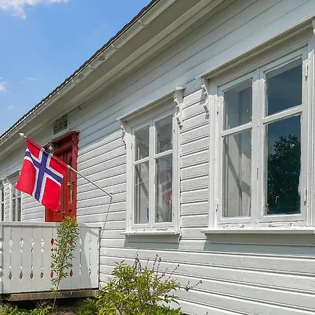 Vakantiehuis 4 Bedroom Pet Friendly In *