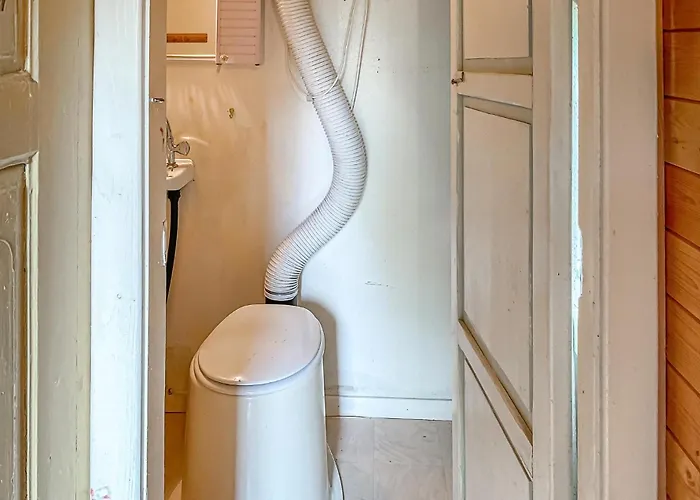 4 Bedroom Pet Friendly In *