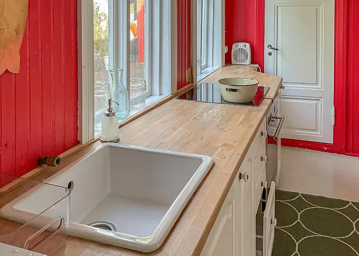 4 Bedroom Pet Friendly In Farsund